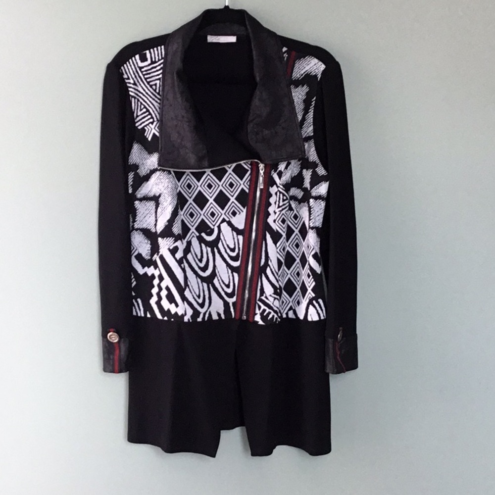 Zoé long jacket with abstract print & Pleather